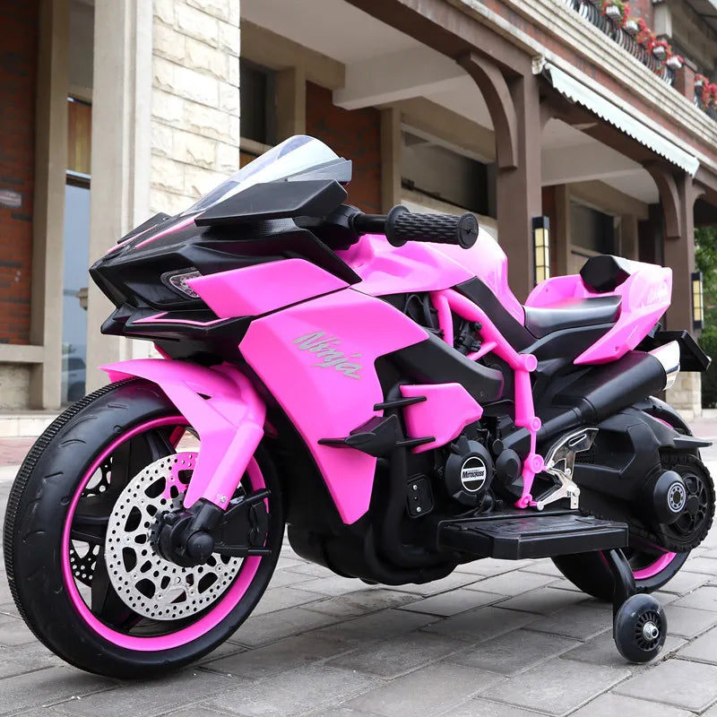 Moto elettrica per bambini dal design realistico, lunga 1,1 metri, perfetta per piccoli piloti dai 3 ai 9 anni.
Dotata di batteria ricaricabile, offre un’esperienza di guida sicura e divertente.