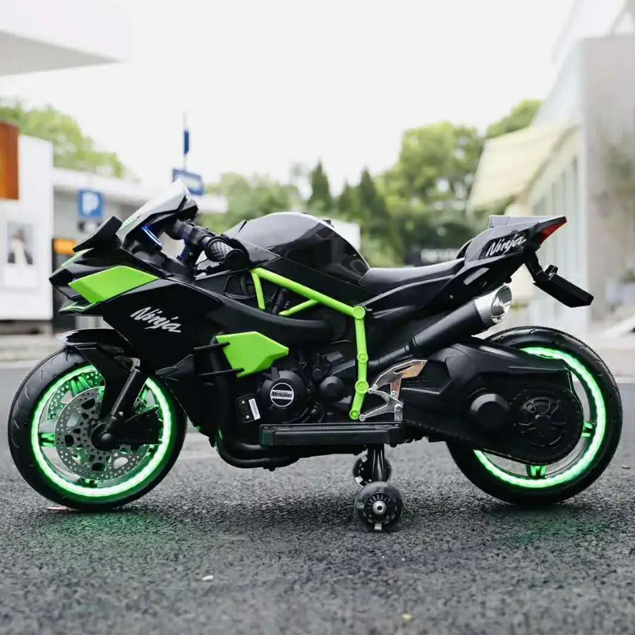 Moto elettrica per bambini dal design realistico, lunga 1,1 metri, perfetta per piccoli piloti dai 3 ai 9 anni.
Dotata di batteria ricaricabile, offre un’esperienza di guida sicura e divertente.